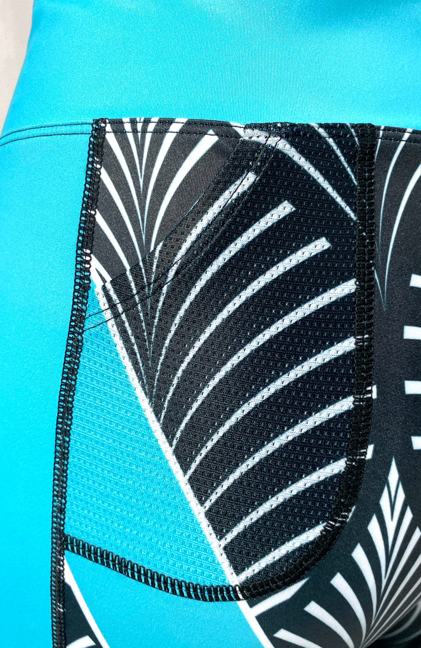 Coeur Sports 8 Inch Powerband Tri Short PRESALE! Filigree Women's 8 inch Triathlon Shorts