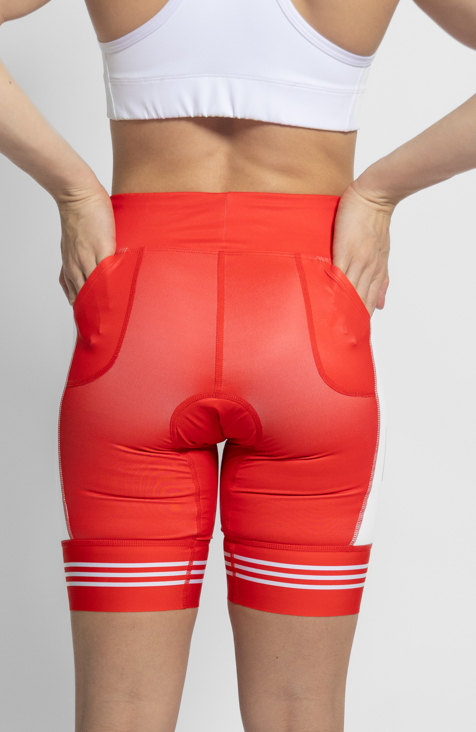 Coeur Sports 8 Inch Powerband Tri Short Women's 8" Triathlon Shorts in Red Signature