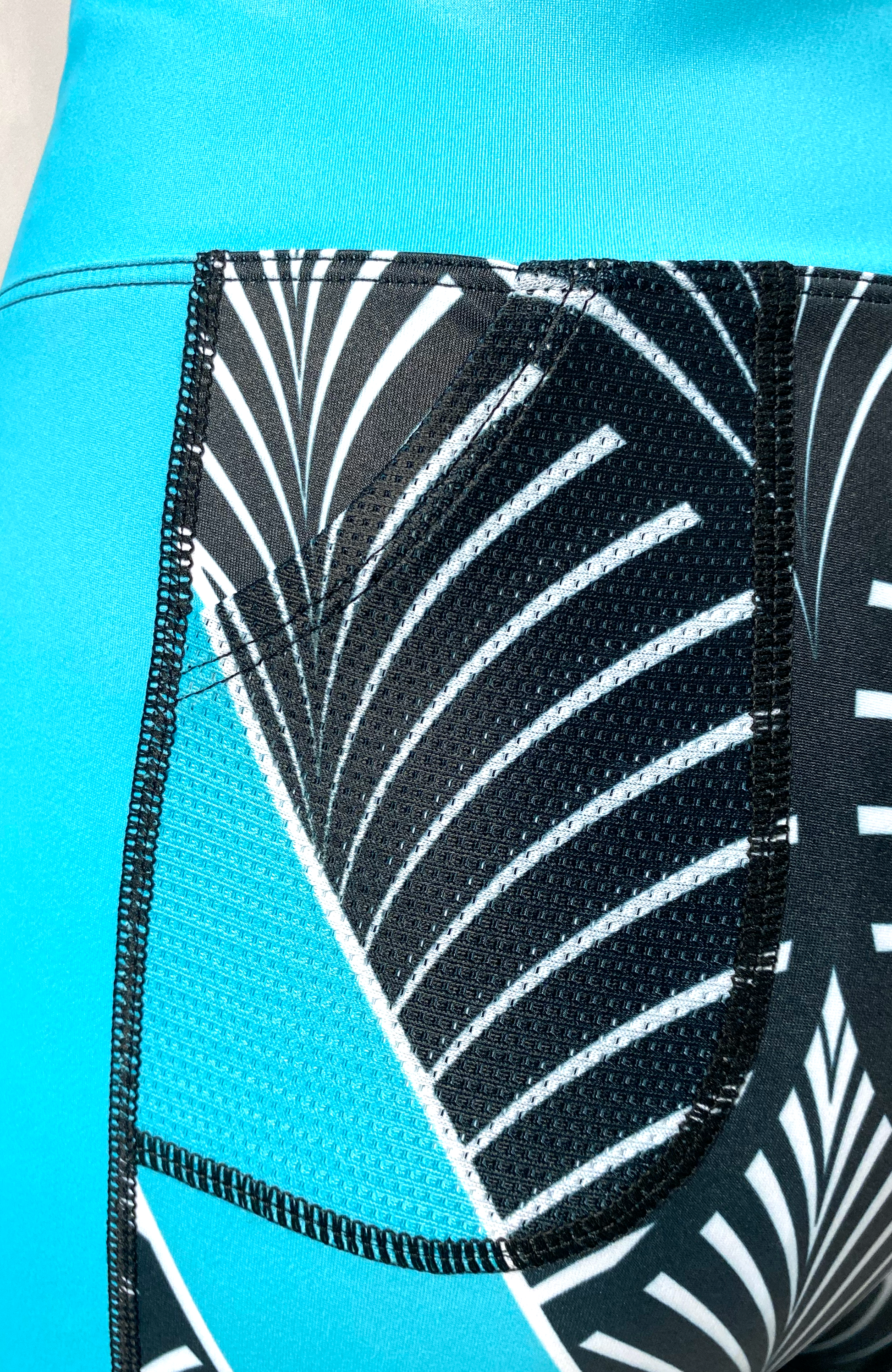 Coeur Sports 8 Inch Powerband Tri Short PRESALE! Filigree Women's 8 inch Triathlon Shorts