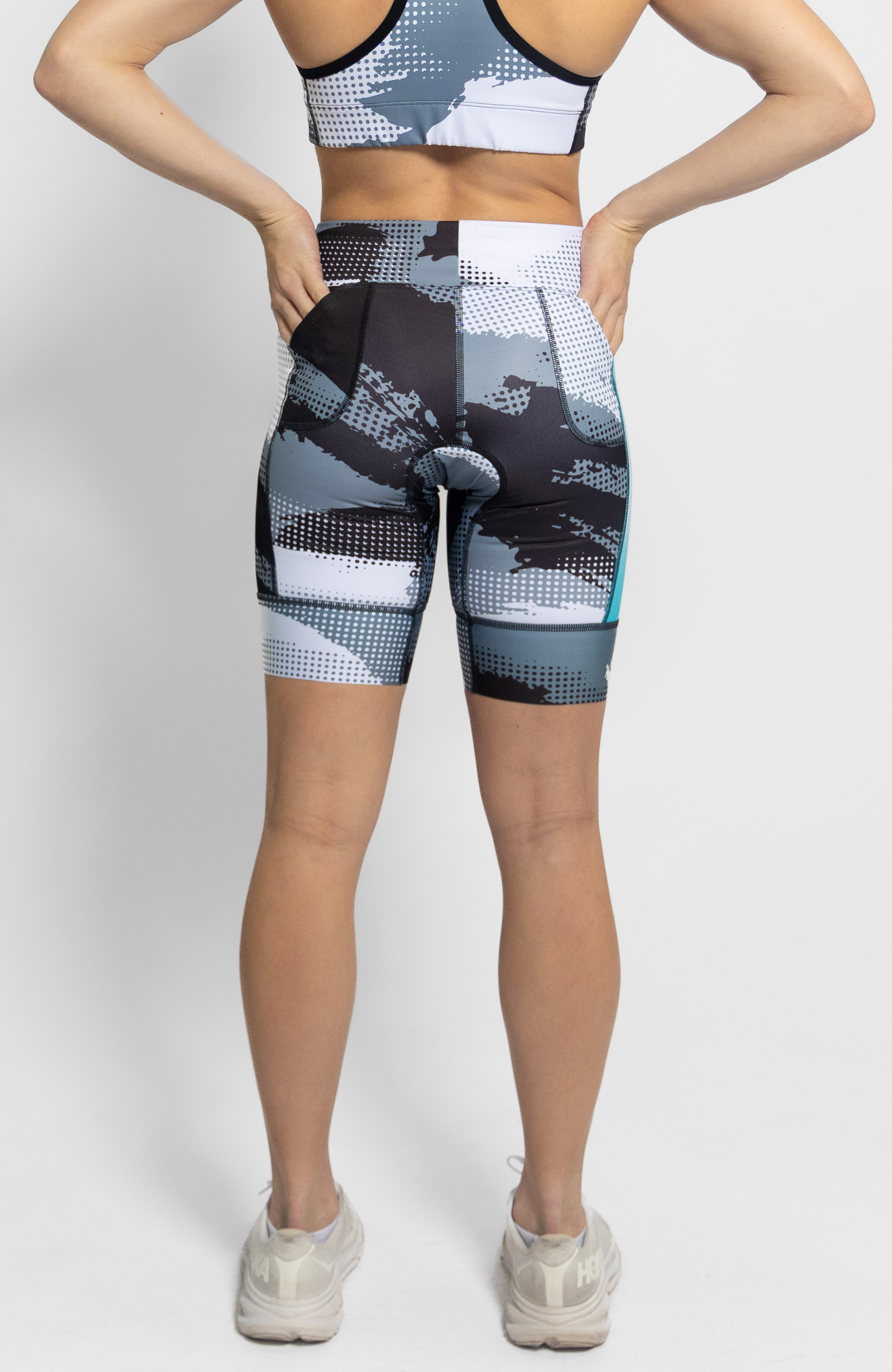 Coeur Sports 8 Inch Powerband Tri Short Women's 8" Triathlon Shorts in Wired