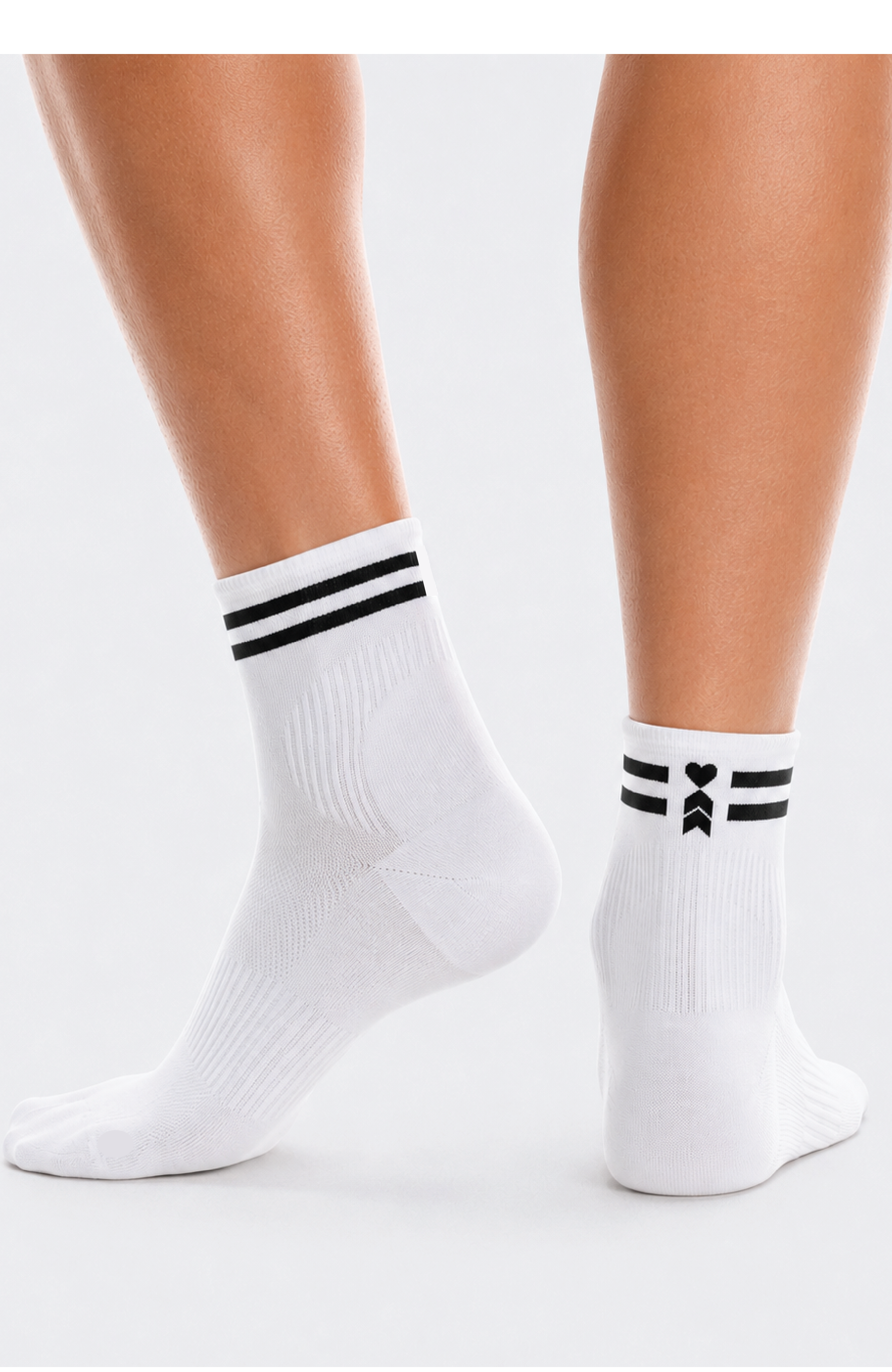 Coeur Sports OS / White Striped Run Ankle Sock - White