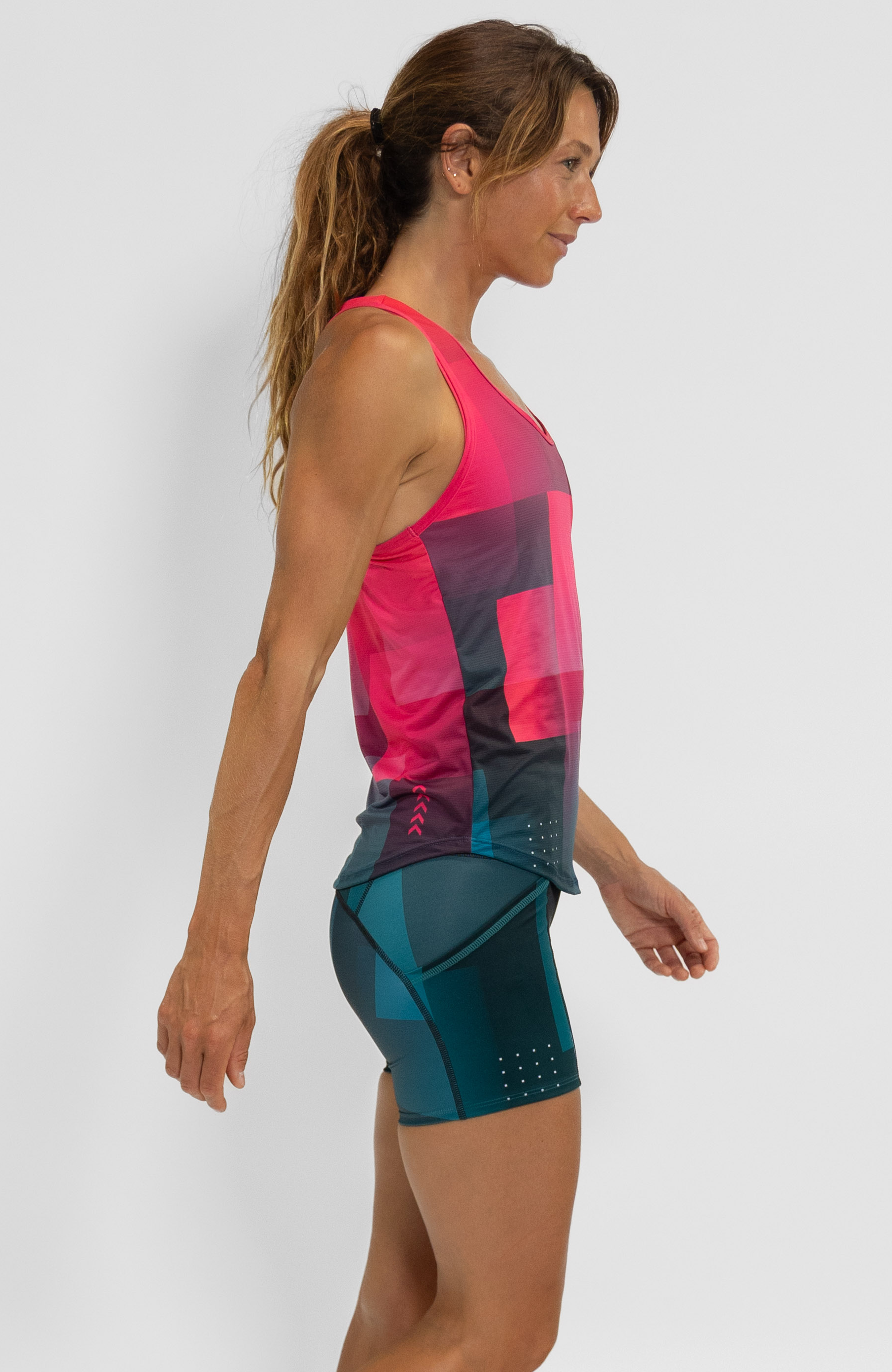 Coeur Sports Run Tank Women's Running Tank in Bougainvillea