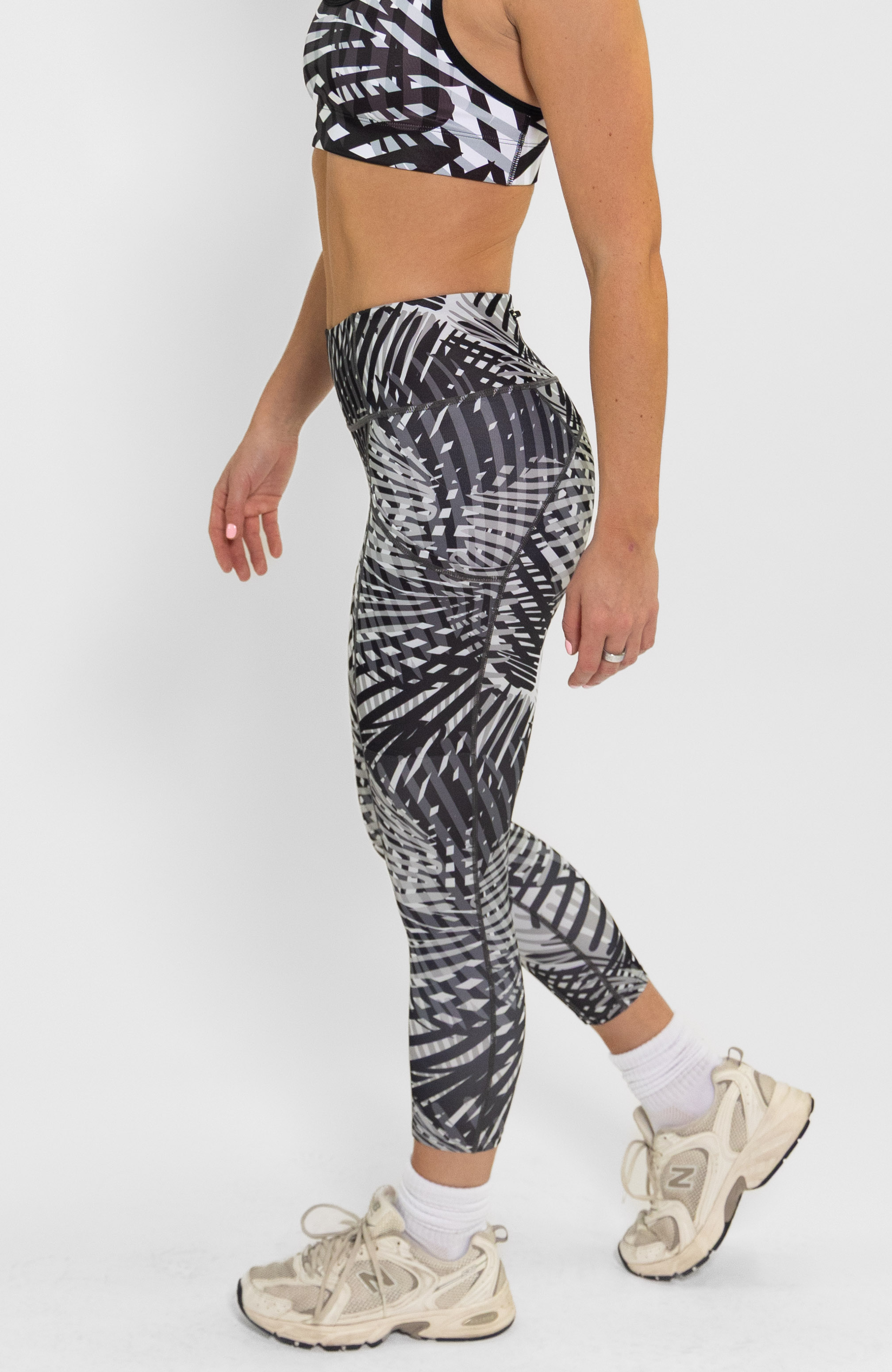 Coeur Sports Run Tights Performance Running Capri in Shadow